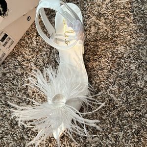Lulus size 8 Harlee heels in white